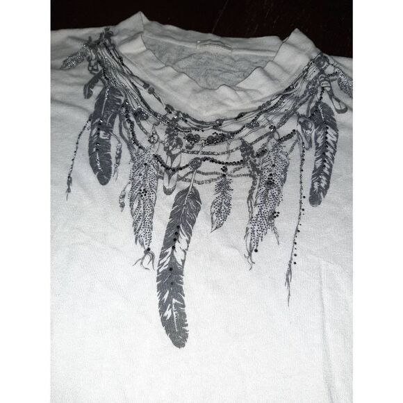 Small MM Unplugged Miss Me Off White Embellished Feather Short Sleeve Shirt Top - Picture 5 of 6